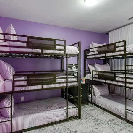Holiday home Luxury Retreat: Rooftop Hot Tub Double Deck & Game Nashville