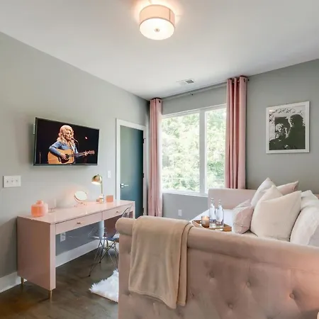 King & Queen 2 Homes - 24 Beds Views Holiday home Nashville