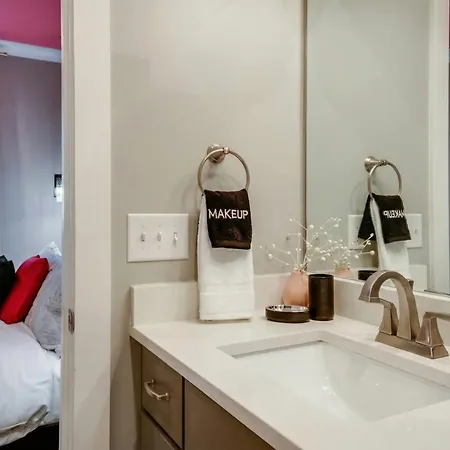 Close To The Gulch - Book Today