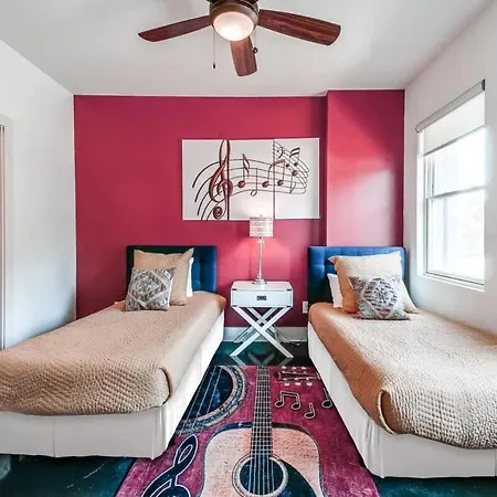 Holiday home Game And Skydeck - Book Today Nashville