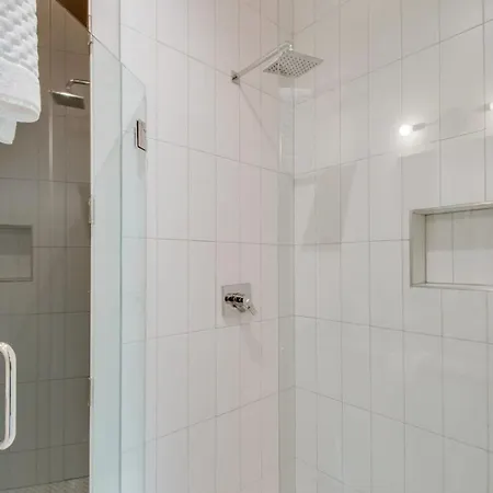Holiday home East Nash Lux - 13 Beds & Views *