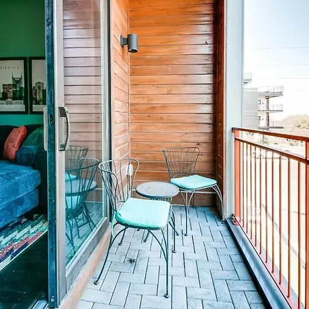 Game And Skydeck - Book Today Holiday home Nashville