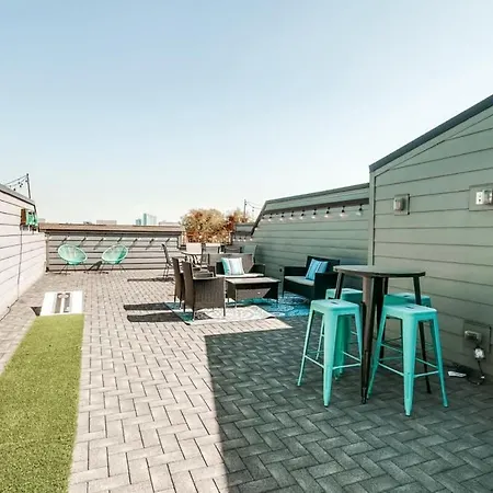 Game And Skydeck - Book Today Holiday home