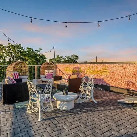 Holiday home Luxury Retreat: Rooftop Hot Tub Double Deck & Game Nashville