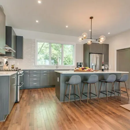 Holiday home Downtown Luxury - 10 Beds & Free Parking *