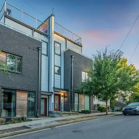 Holiday home Luxury Retreat: Rooftop Hot Tub Double Deck & Game Nashville