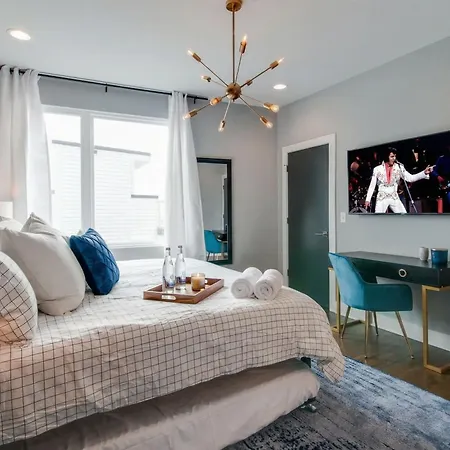 King & Queen 2 Homes - 24 Beds Views * Nashville