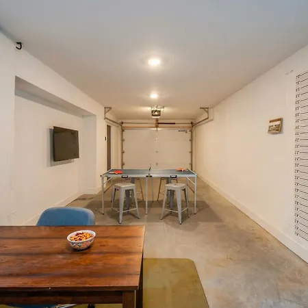 King & Queen 2 Homes - 24 Beds Views * Nashville