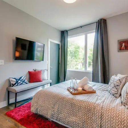 King & Queen 2 Homes - 24 Beds Views Holiday home *