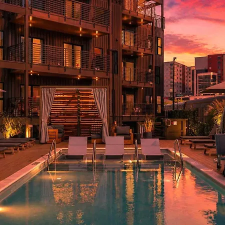 The Stage In Downtown W Pool/gym | Walk To Broadway Holiday home