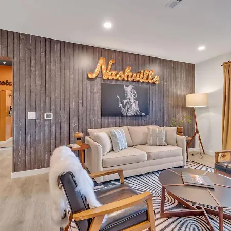 Holiday home The Stage In Downtown W Pool/gym | Walk To Broadway *