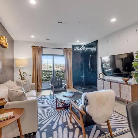 The Stage In Downtown W Pool/gym | Walk To Broadway Holiday home Nashville