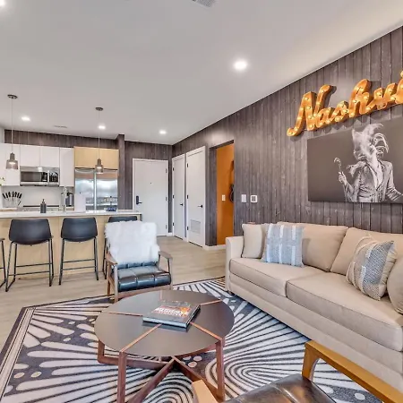 Holiday home The Stage In Downtown W Pool/gym | Walk To Broadway *