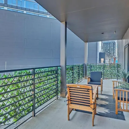 The Stage In Downtown W Pool/gym | Walk To Broadway