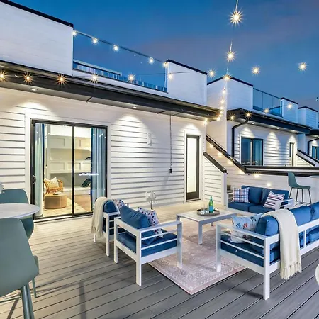 New Nash Eras - 15 Beds - Hot Tub On Rooftop Deck Holiday home *