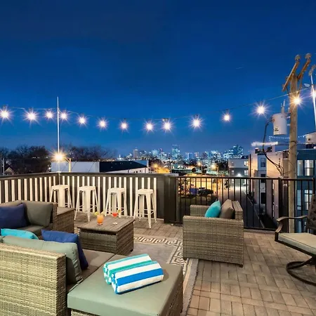 New Luxe 4br 12 Beds - Roofdeck Views - Chefs Kitchen *