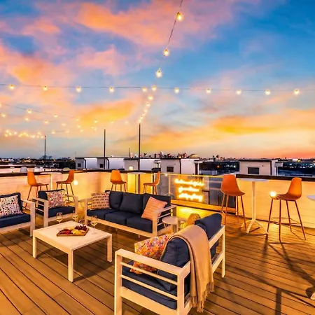 New Nash Eras - Rooftop Decks With Hot Tub - 15 Beds Nashville