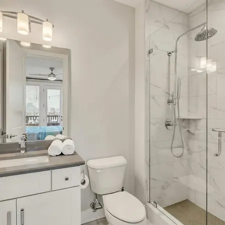 Holiday home New Luxe 4br 12 Beds - Roofdeck Views - Chefs Kitchen Nashville