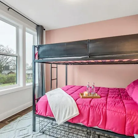 Holiday home New Luxe 4br 12 Beds - Roofdeck Views - Chefs Kitchen *