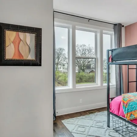 Holiday home New Luxe 4br 12 Beds - Roofdeck Views - Chefs Kitchen Nashville