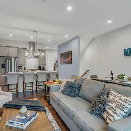 New Luxe 4br 12 Beds - Roofdeck Views - Chefs Kitchen * Nashville