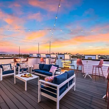 New Nash Eras - Rooftop Decks With Hot Tub - 15 Beds