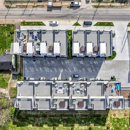 New Nash Eras - Rooftop Decks With Hot Tub - 15 Beds Holiday home Nashville