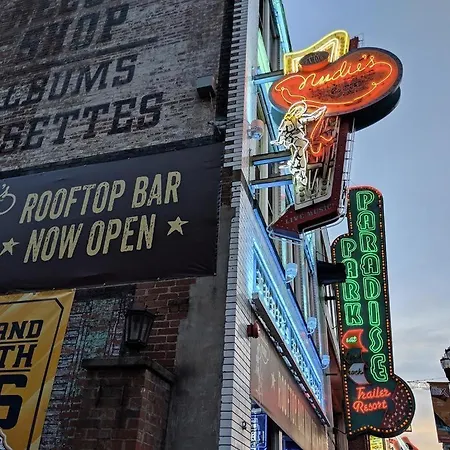 Downtown - Adults Only Nashville