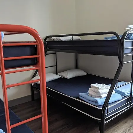 Hostel Downtown - Adults Only *