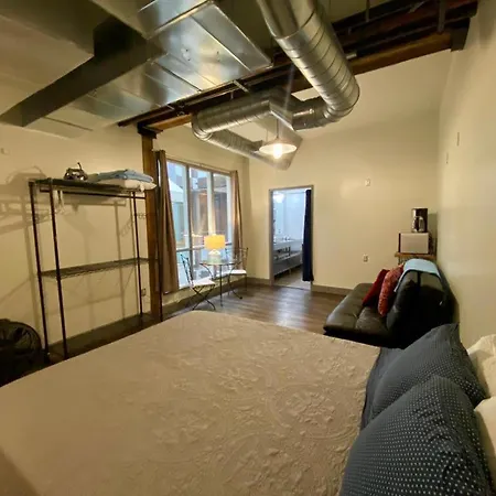 Hostel Downtown - Adults Only *