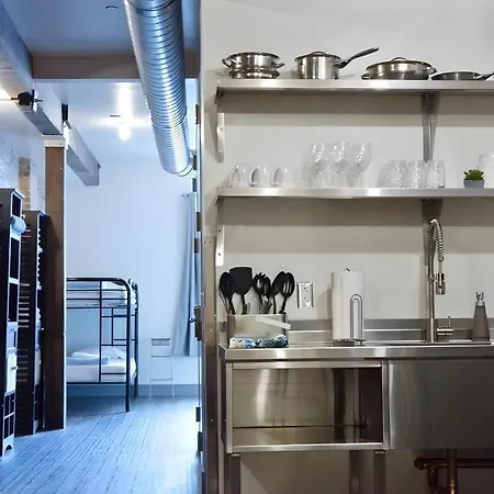 Downtown - Adults Only Hostel