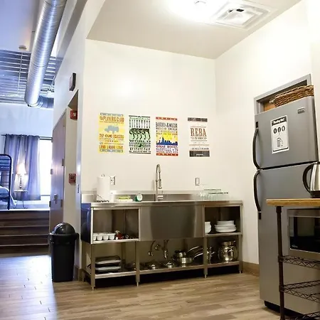 Hostel Downtown - Adults Only