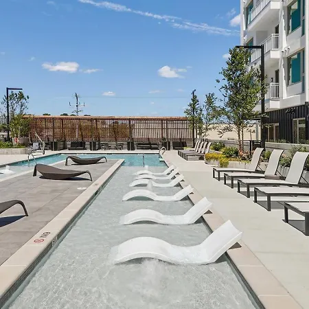Apartment Stylish Retreat Near Downtown Nashville