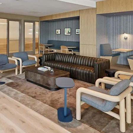 Apartment Stylish Retreat Near Downtown *