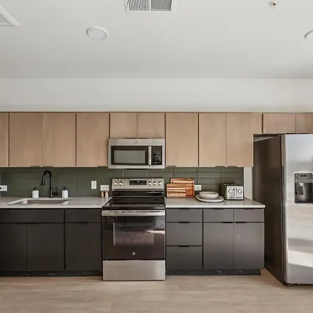 Apartment Stylish Retreat Near Downtown Nashville