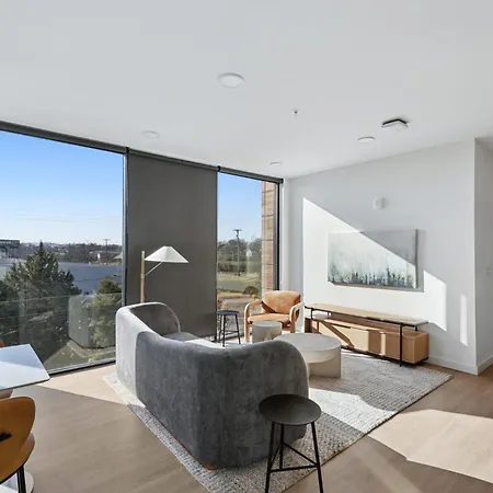 Stylish Retreat Near Downtown