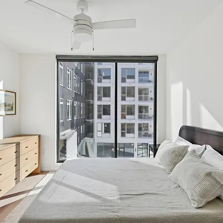 Stylish Retreat Near Downtown *