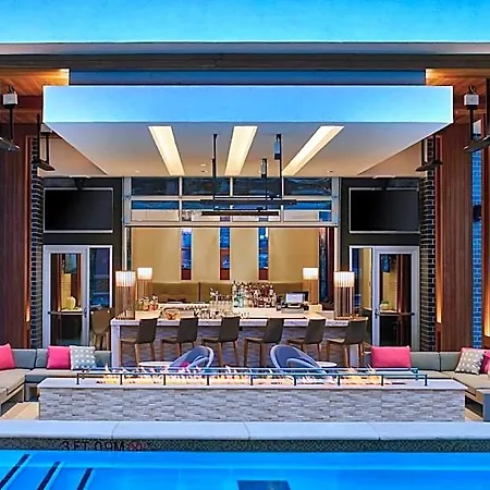 Hotel By Marriott Downtown/convention Center 3*