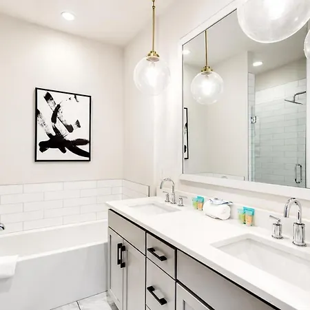 4br Oasis With Rooftop Skyline Views Nashville