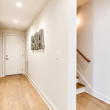 Holiday home 4br Oasis With Rooftop Skyline Views Nashville