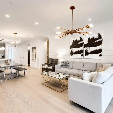 4br Oasis With Rooftop Skyline Views Holiday home