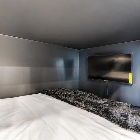 Floor Neo Suite, Walk To Broadway & Views