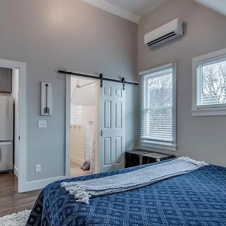 Apartment 12 South Loft Walk To Coffee And Murals King Bed Nashville