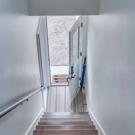 12 South Loft Walk To Coffee And Murals King Bed Apartment Nashville