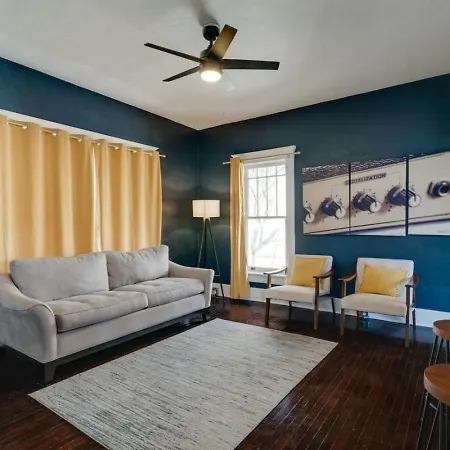 Historic Music Loft Sleeps 8, Near Broadway Apartment