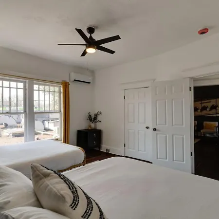 Historic Music Loft Sleeps 8, Near Broadway Apartment *