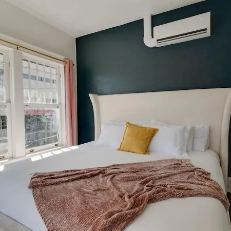 Apartment Historic Music Loft Sleeps 8, Near Broadway *