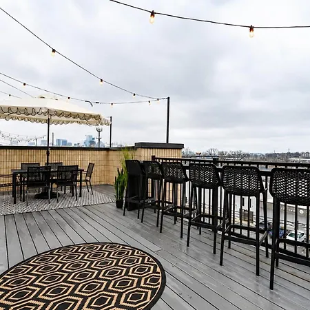 Apartment Floor Neo Suite, Walk To Broadway & Views *