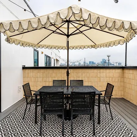Apartment Floor Neo Suite, Walk To Broadway & Views *