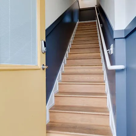 Spacious 2br Retreat, Near The Gulch Nashville